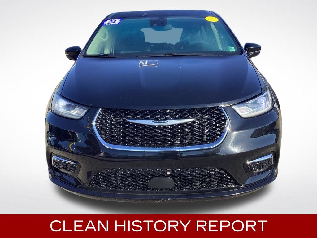 Used 2024 Chrysler Pacifica Touring-L FWD image 2