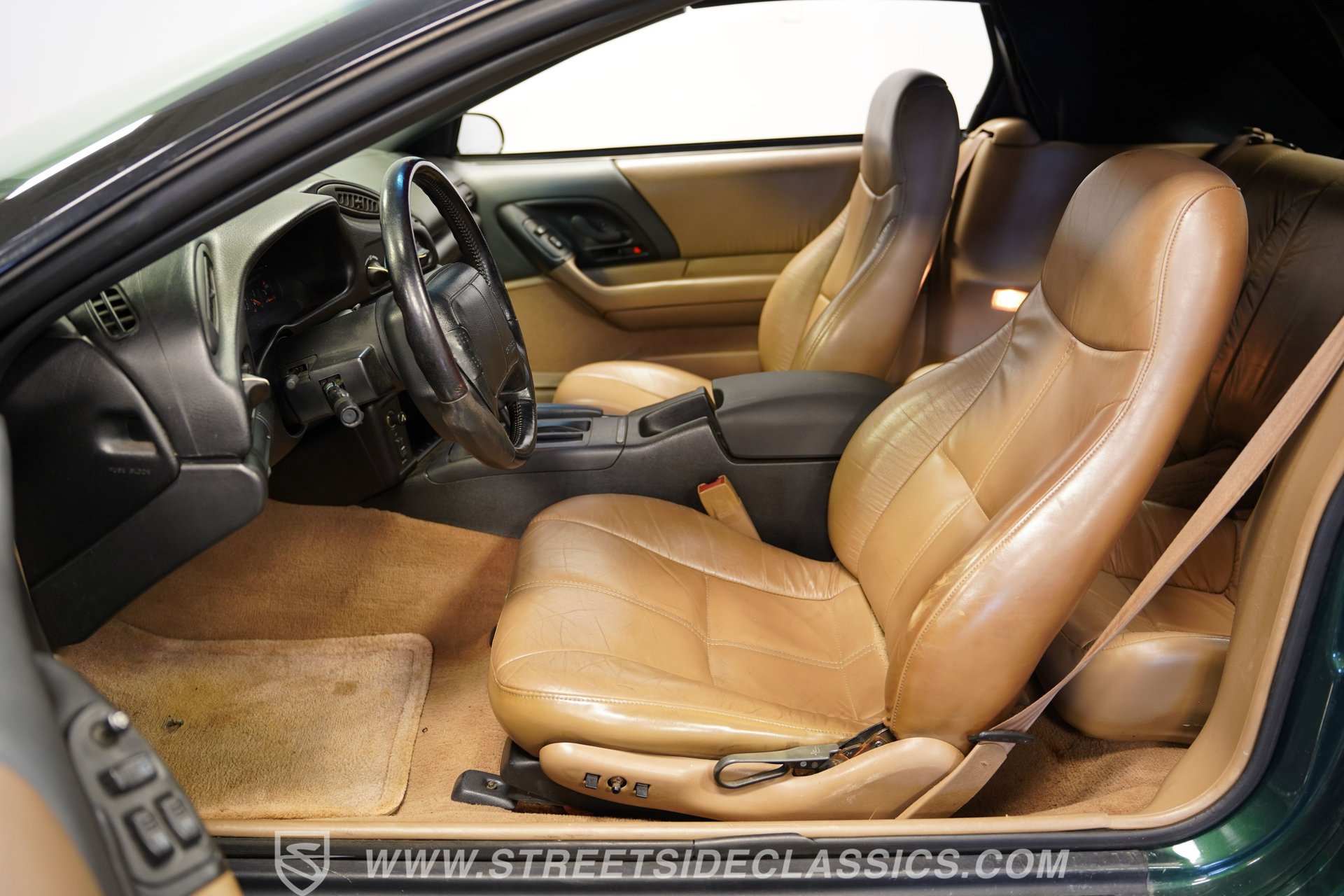 Used 1995 Chevrolet Camaro Z28 RWD image 39