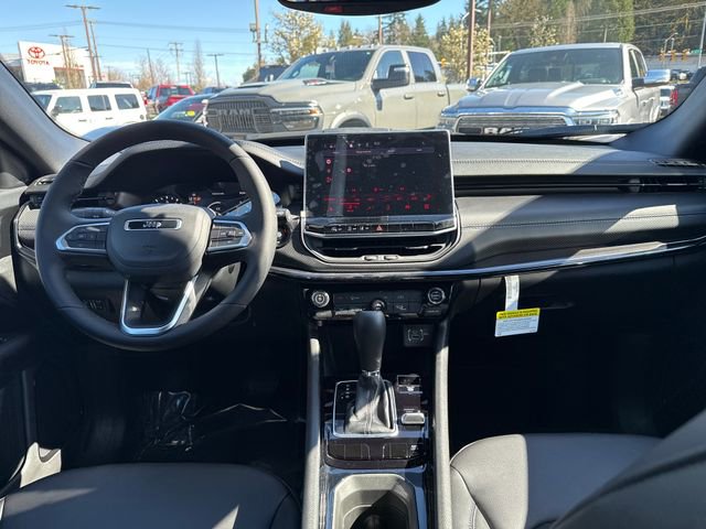 New 2026 Jeep Compass Latitude image 11