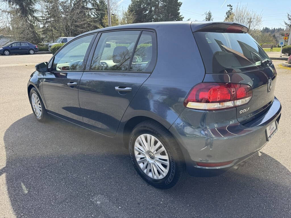 Used 2012 Volkswagen Golf 4-Door image 3