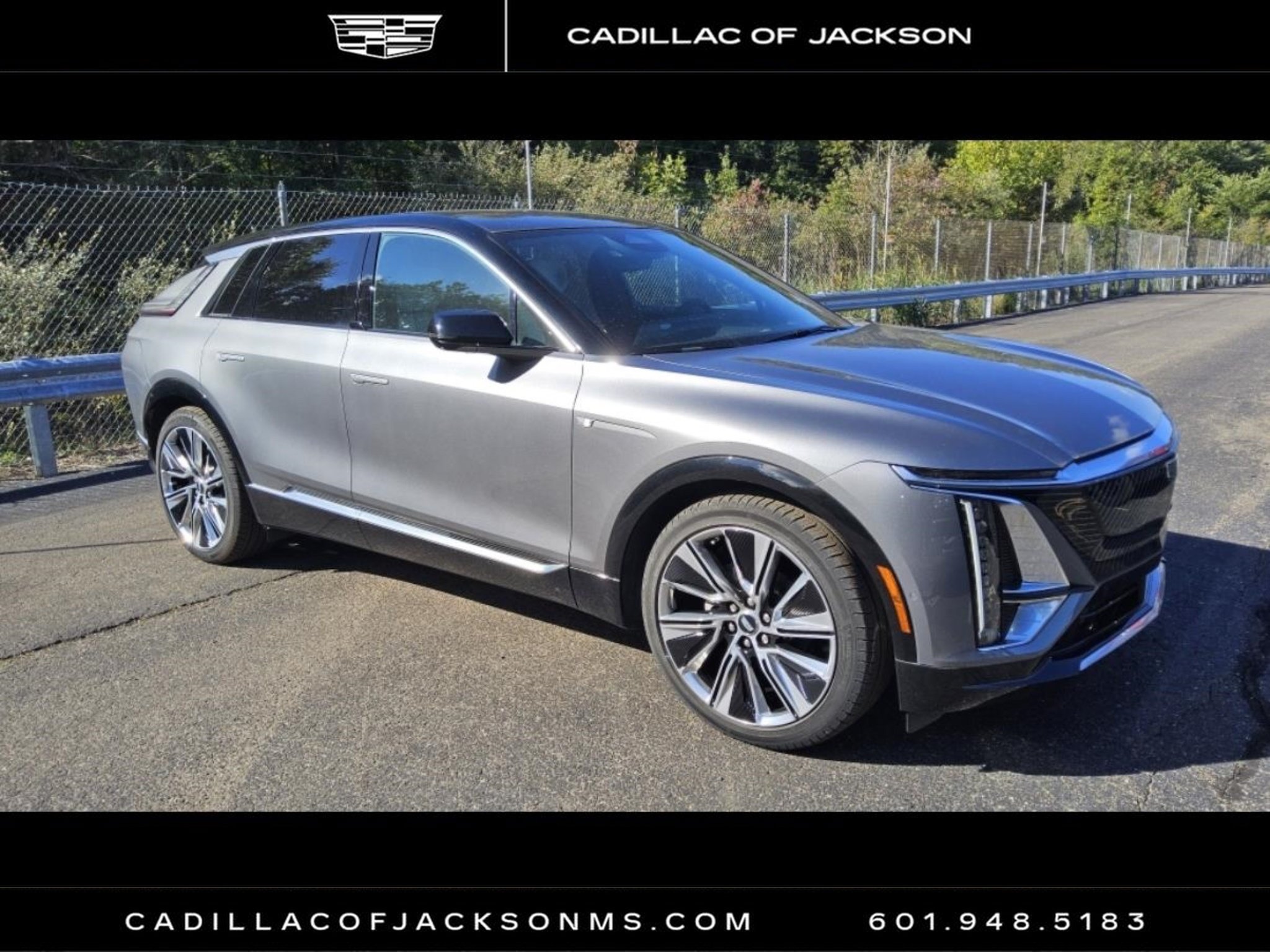 Used 2023 Cadillac Lyriq 2WD image 2