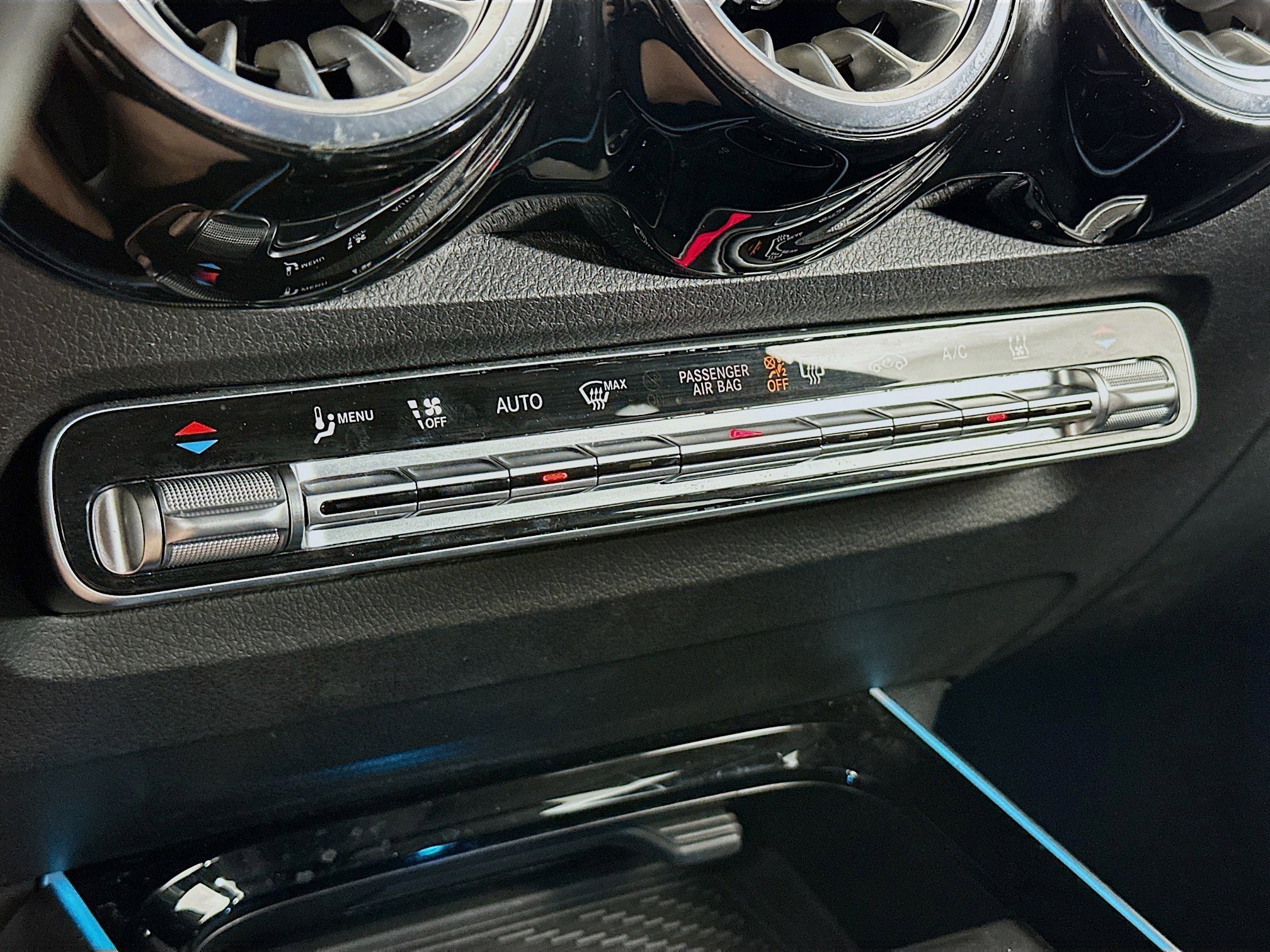 Used 2024 Mercedes-Benz EQB 250+ image 24