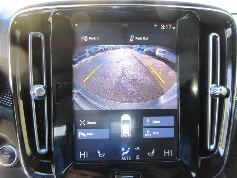 Used 2019 Volvo XC40 T4 R-Design image 20