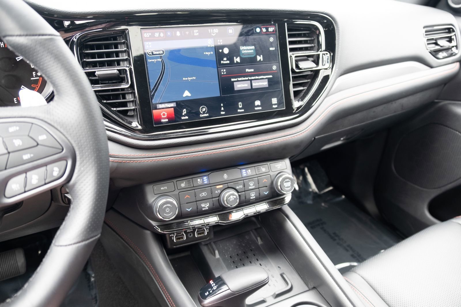 Used 2025 Dodge Durango R/T AWD/4WD image 3
