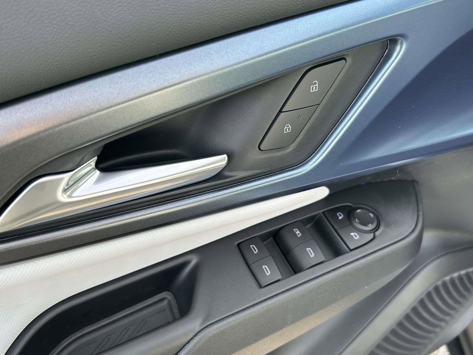 New 2026 Chevrolet Equinox EV LT image 19