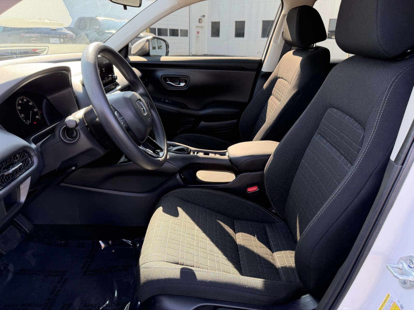 Certified 2025 Honda HR-V LX image 8