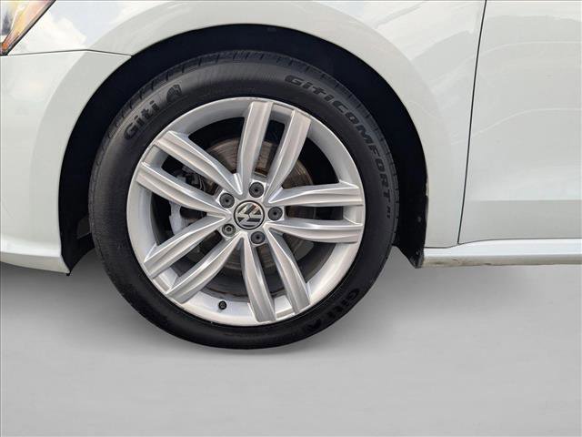 Used 2019 Volkswagen Passat 2.0T Wolfsburg w/ Wheels & Sunroof Package image 24