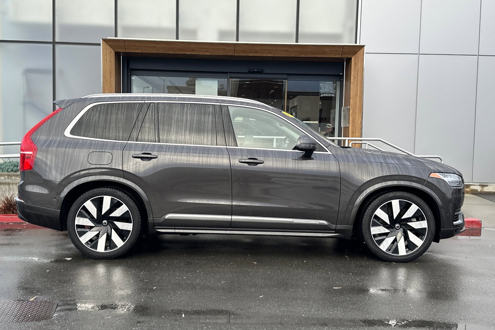 Certified 2023 Volvo XC90 T8 Ultimate image 9