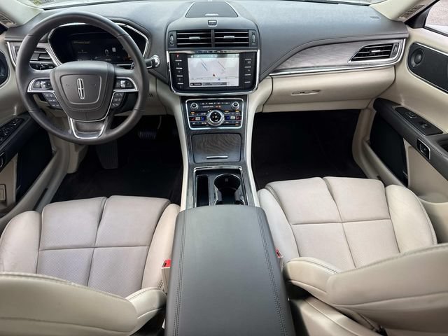 Used 2018 Lincoln Continental Select w/ Continental Climate Package FWD image 18