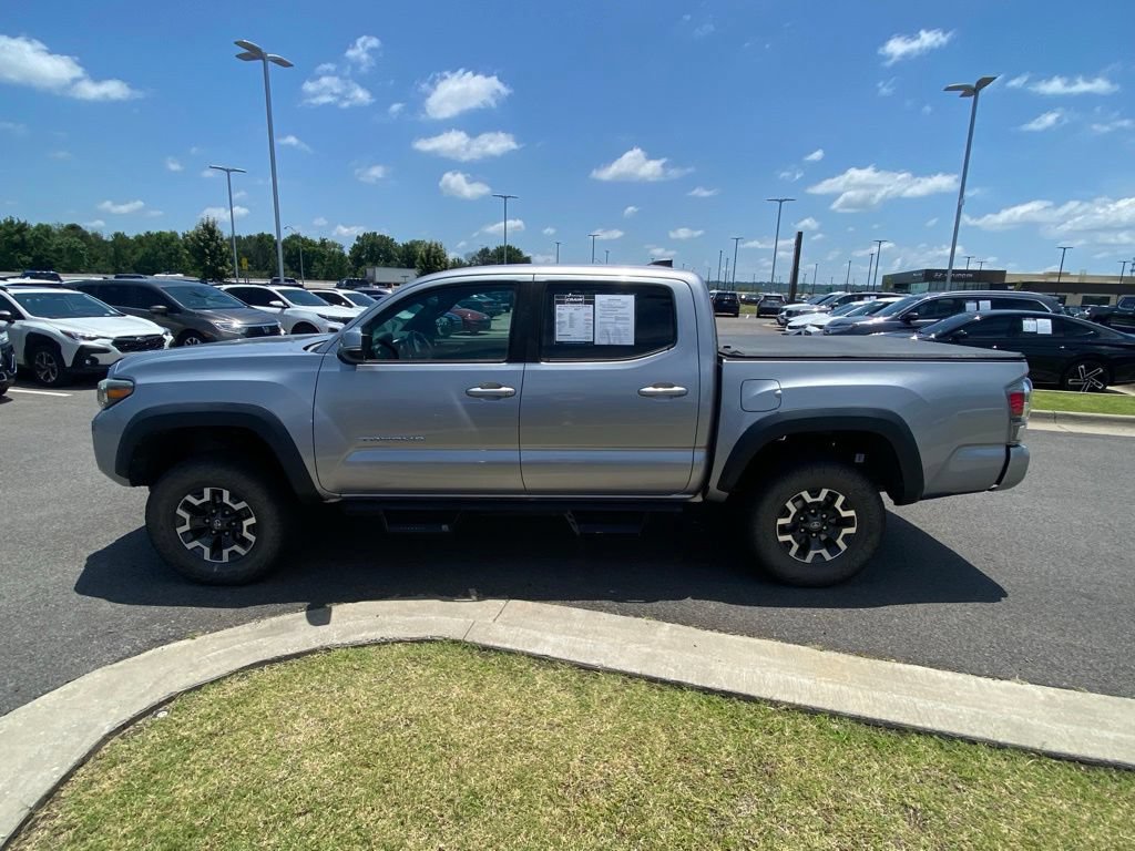 Used 2020 Toyota Tacoma TRD Off-Road w/ Technology Package RWD image 4
