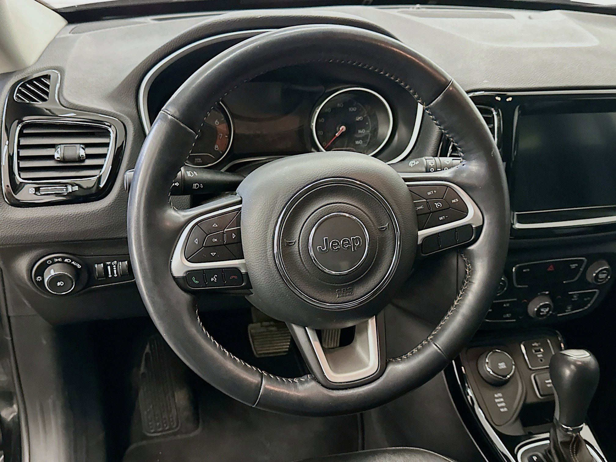 Used 2019 Jeep Compass Limited image 18