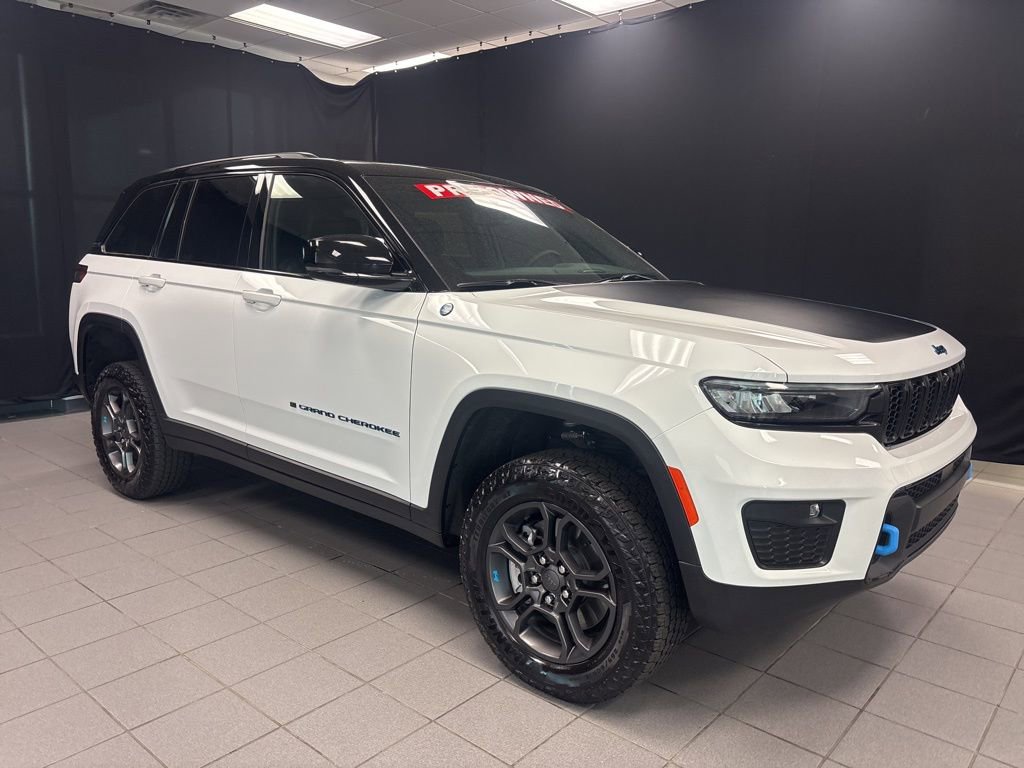 Used 2024 Jeep Grand Cherokee Trailhawk w/ Luxury Tech Group III AWD/4WD video 1