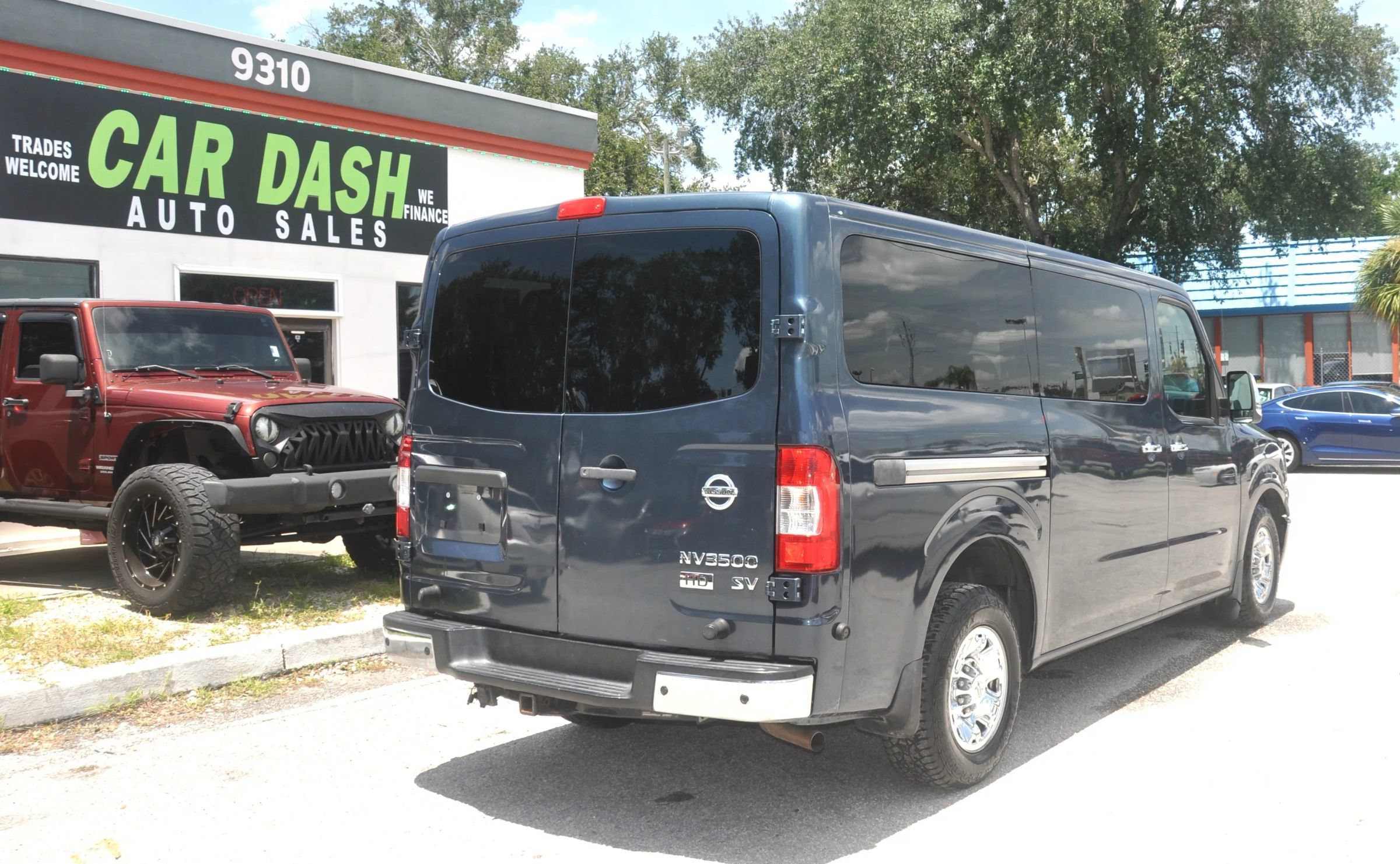 Used 2013 Nissan NV 3500 SV w/ Technology Pkg RWD image 21