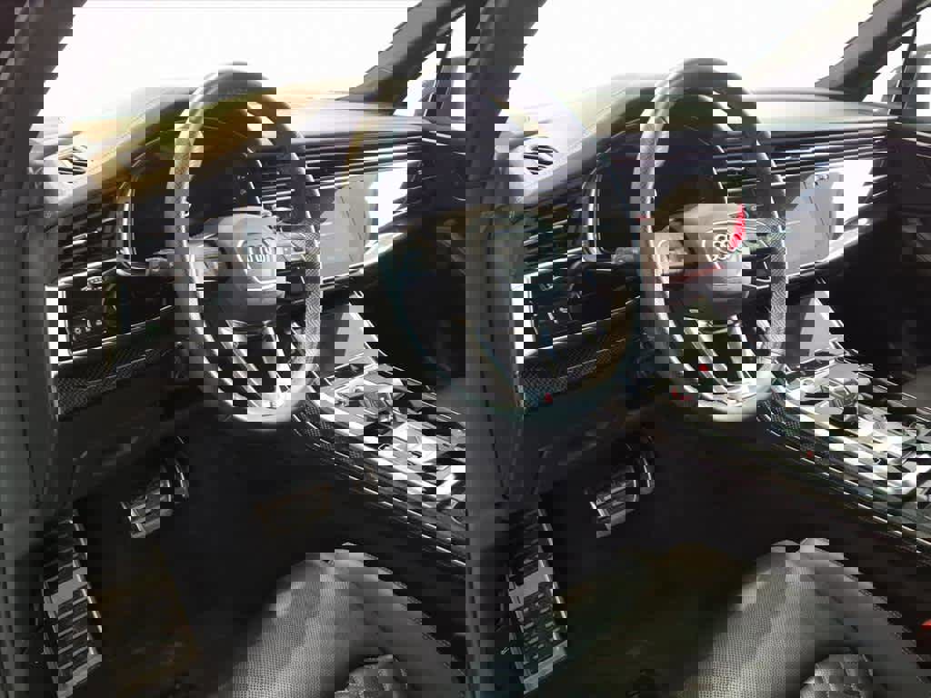 Used 2023 Audi SQ7 Premium Plus w/ Executive Package image 9