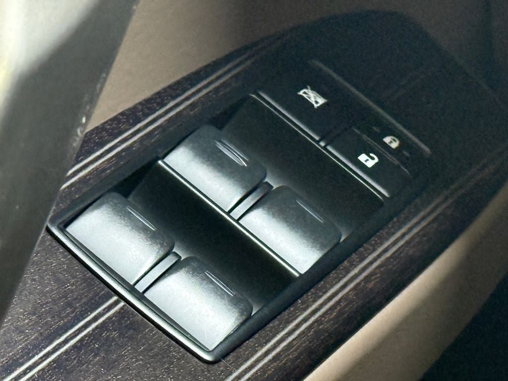 Used 2020 Lexus GX 460 Premium w/ Premium Package AWD/4WD image 17