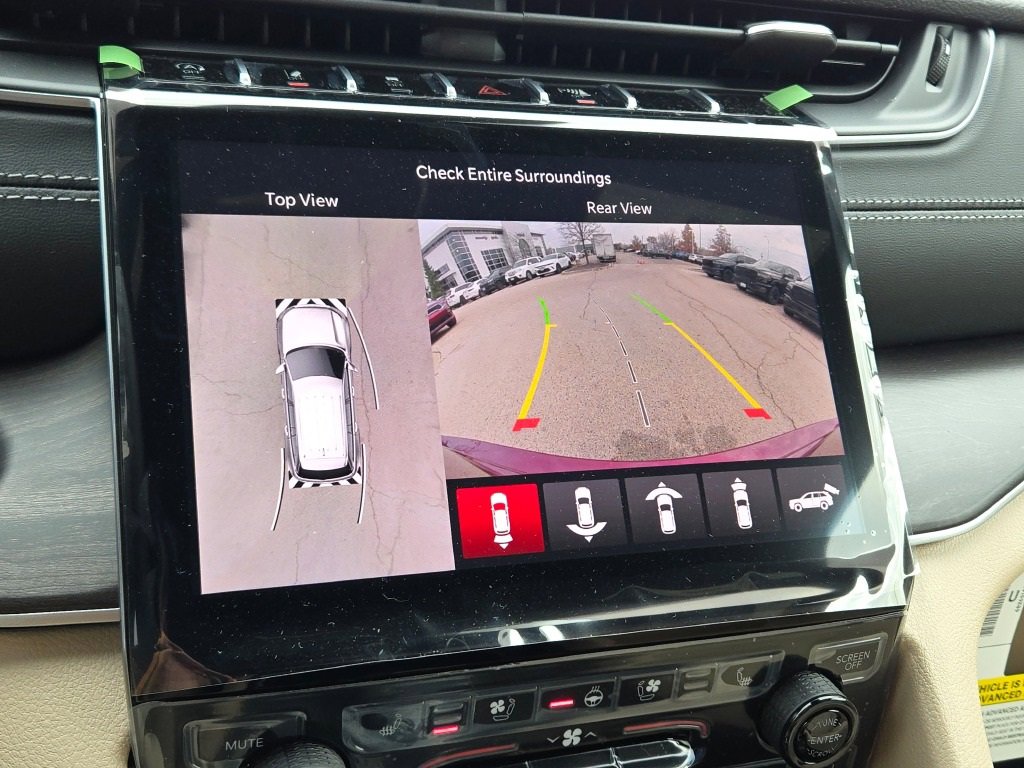 New 2025 Jeep Grand Cherokee Limited image 31