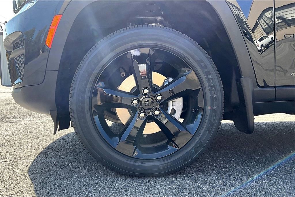 New 2025 Jeep Grand Cherokee Altitude image 10