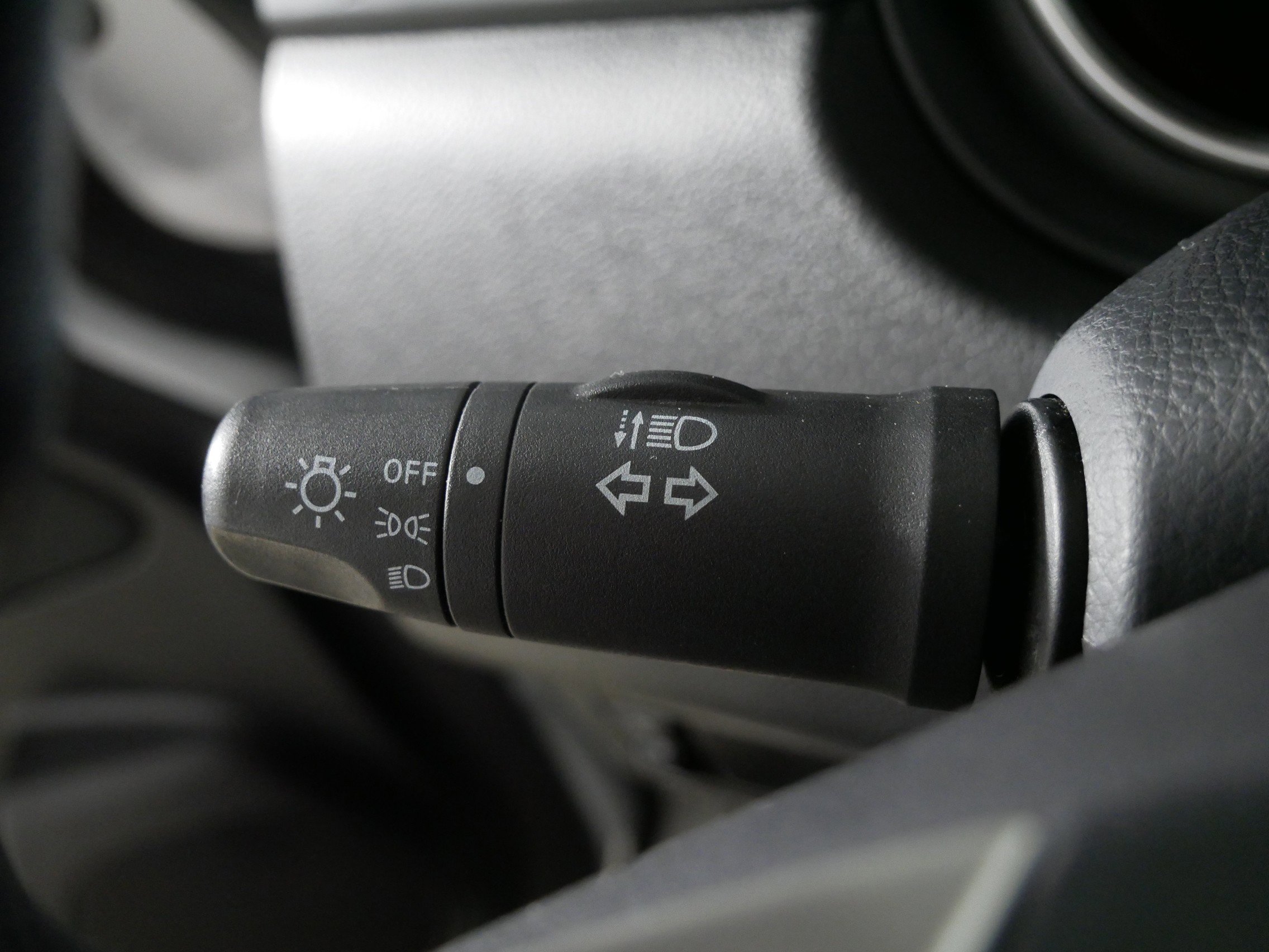 Used 2009 Nissan Versa 1.8 S w/ ABS Pkg image 30