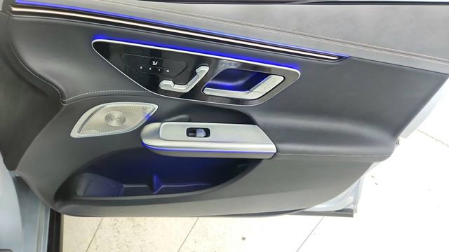 Used 2023 Mercedes-Benz EQE 500 4MATIC Sedan w/ Digital Light Package image 23
