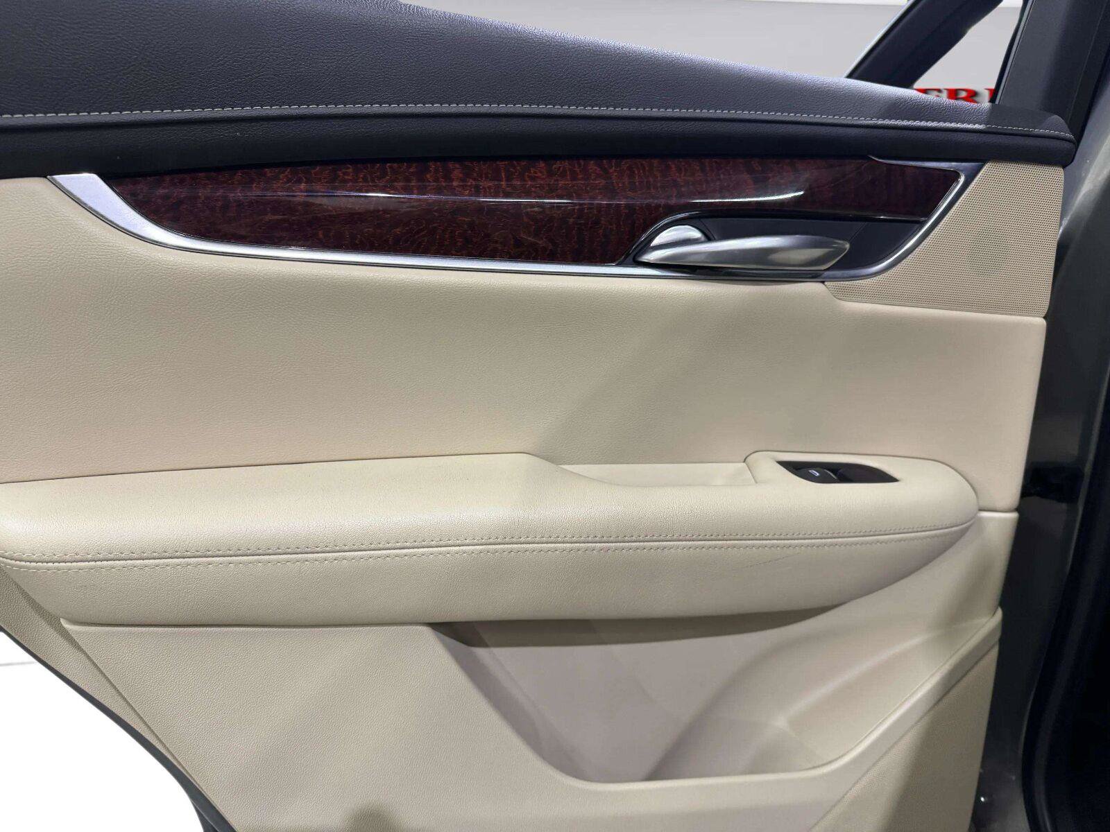 Used 2019 Cadillac XT5 Luxury AWD/4WD image 27