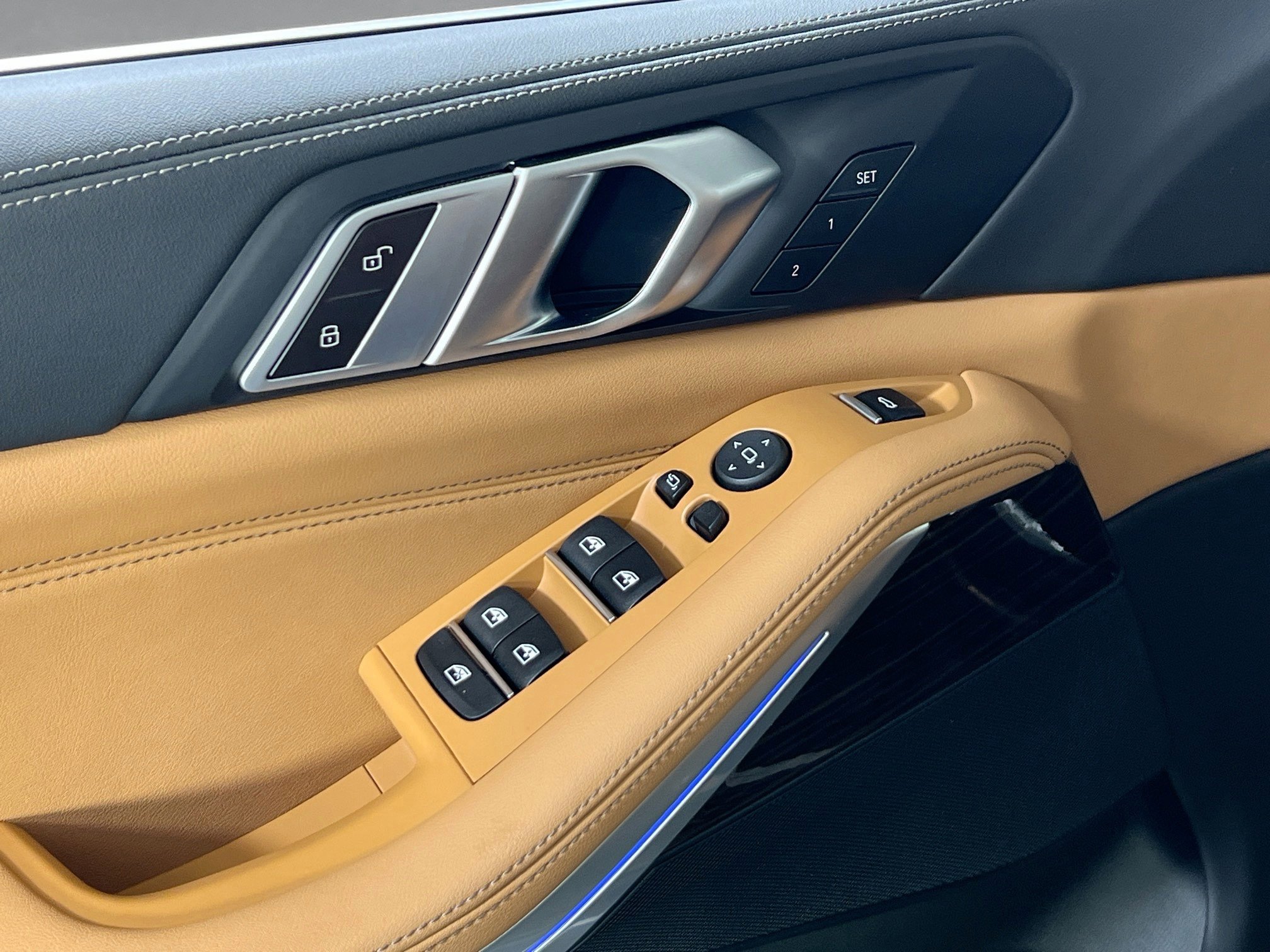 Used 2024 BMW X5 xDrive40i w/ Parking Assistance Package image 18