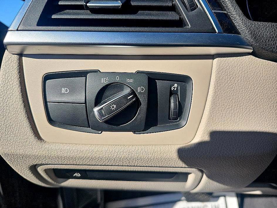 Used 2018 BMW 330i xDrive Sedan image 16