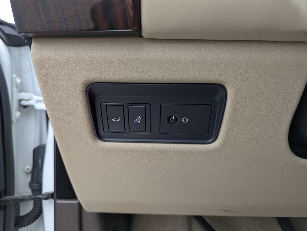 Used 2016 Land Rover Range Rover HSE AWD/4WD image 14