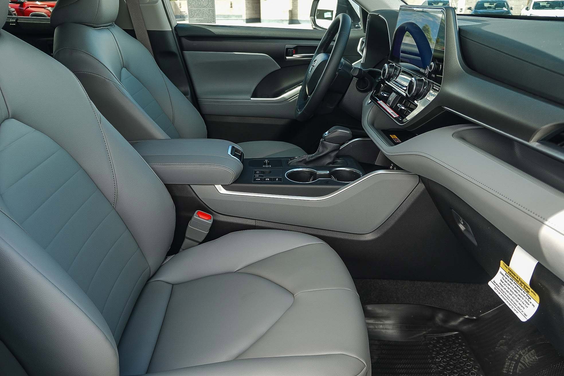 New 2026 Toyota Highlander XLE image 21