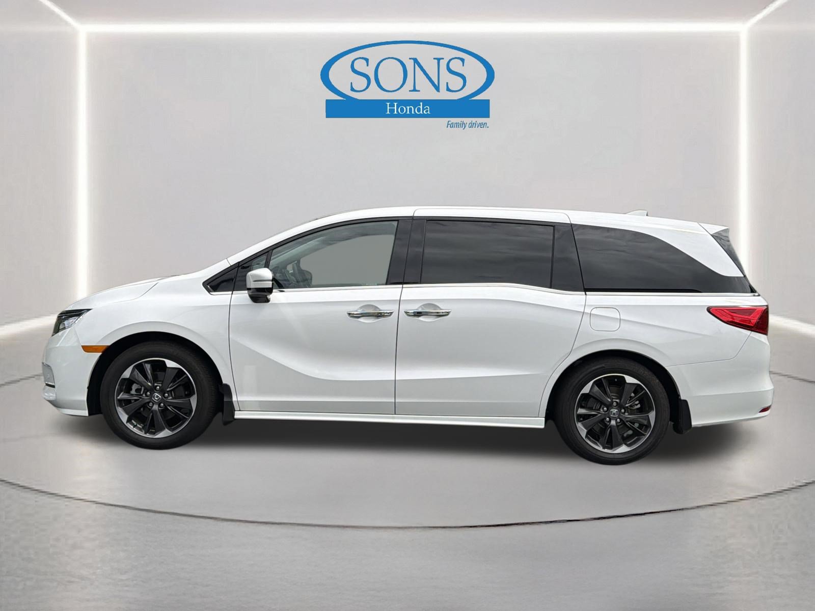 Certified 2024 Honda Odyssey Elite image 26