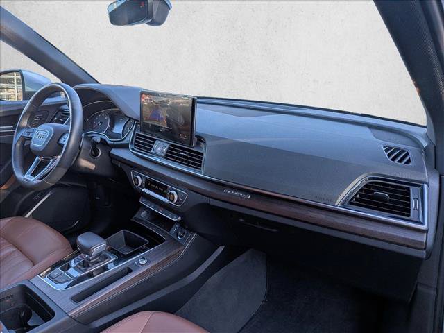 Used 2022 Audi Q5 2.0T Premium w/ Convenience Package AWD/4WD image 21
