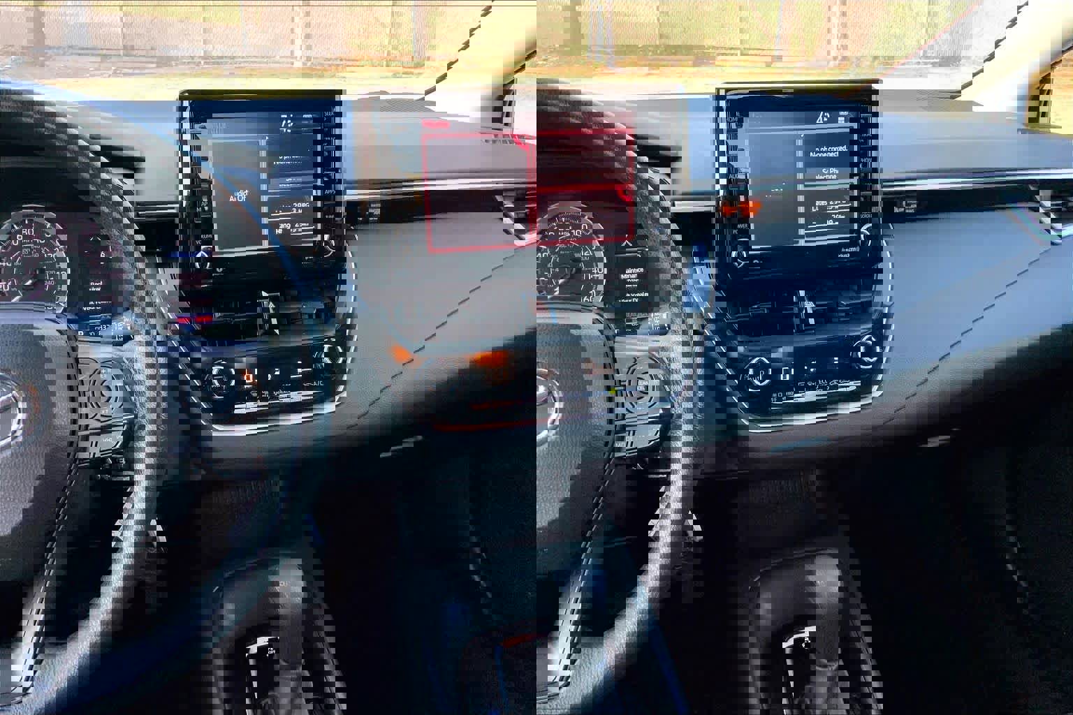 Used 2022 Toyota Corolla LE image 7