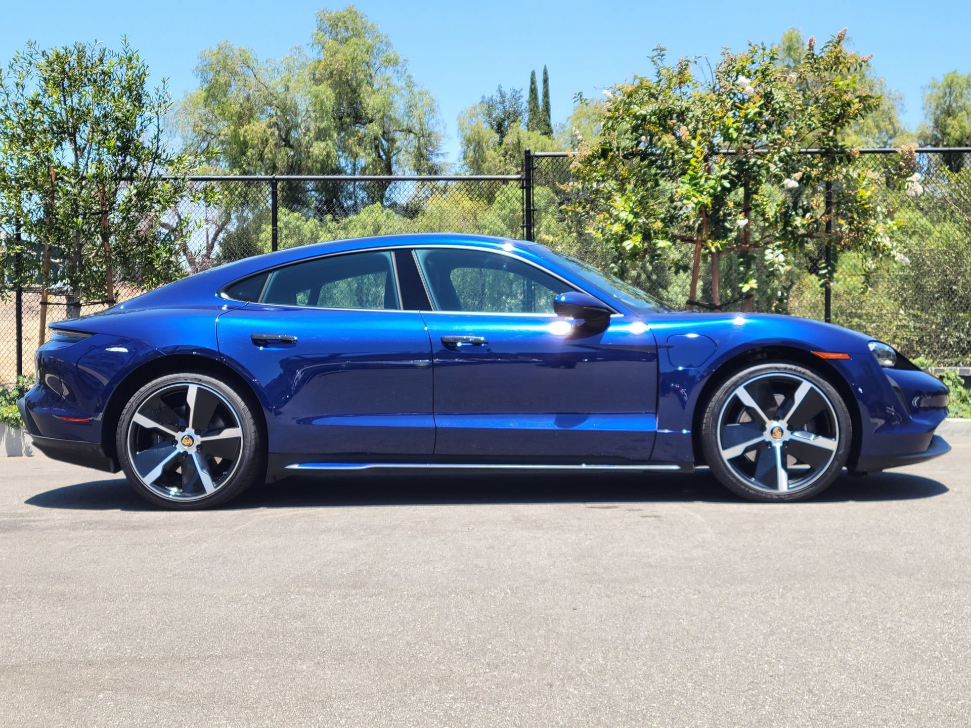 Used 2022 Porsche Taycan RWD image 8