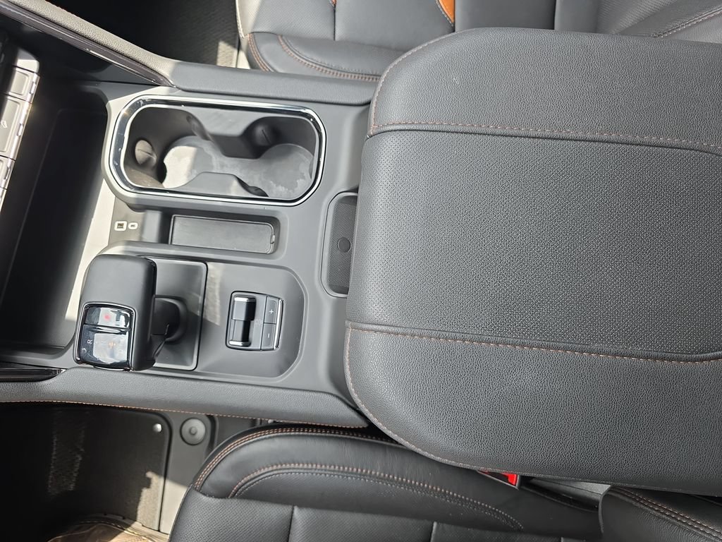 Used 2024 GMC Sierra 1500 AT4 w/ AT4 Premium Package AWD/4WD image 26