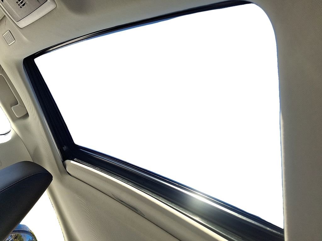 Used 2024 Lexus ES 350 w/ Premium Package image 15