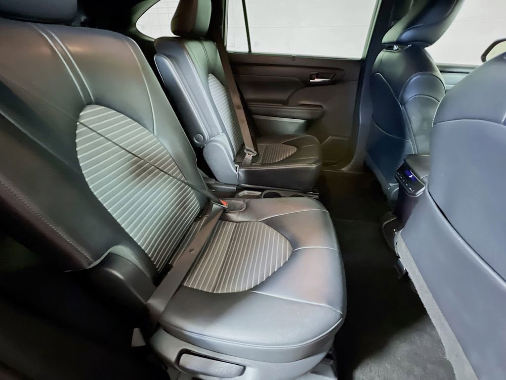 Certified 2023 Toyota Highlander XSE AWD/4WD image 25