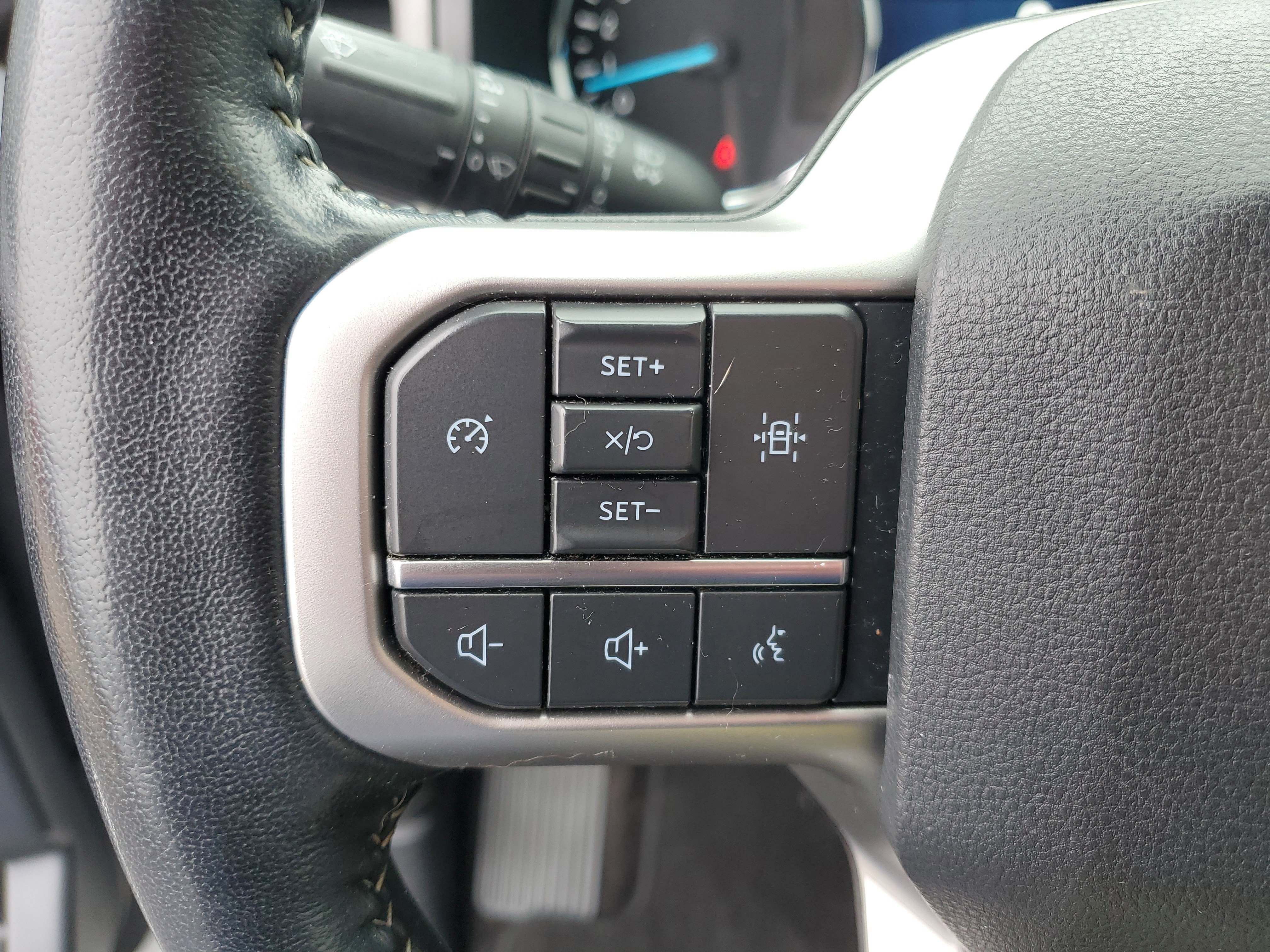 Used 2023 Ford Expedition Max XLT image 25