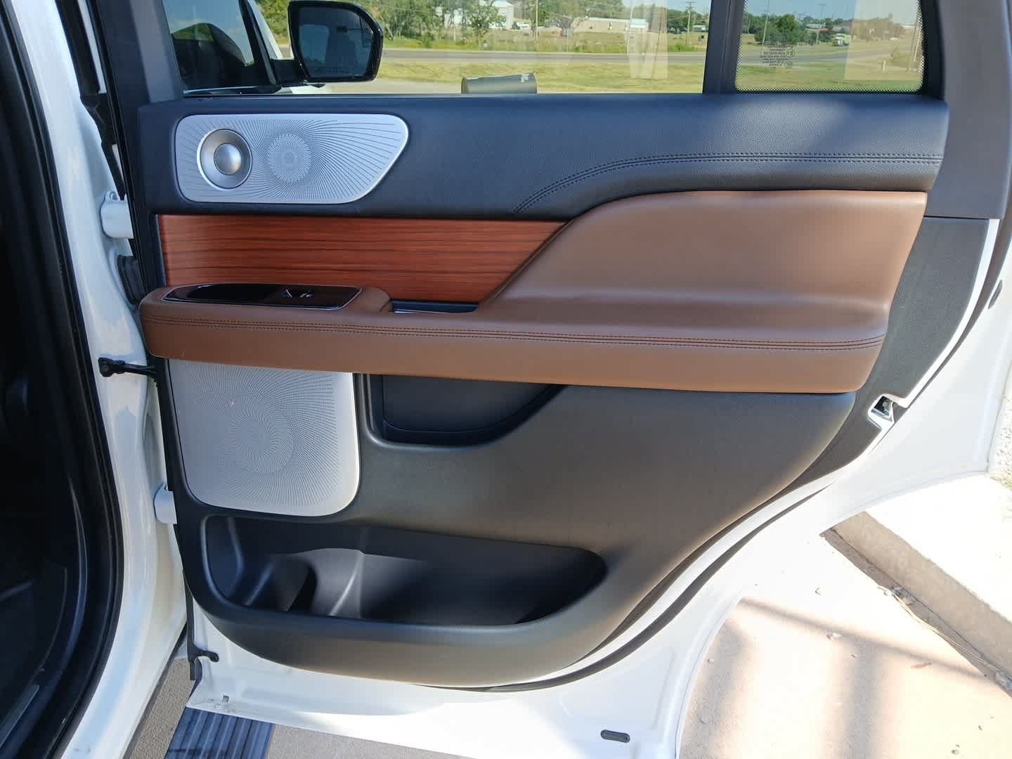 Used 2024 Lincoln Navigator Reserve AWD/4WD image 60