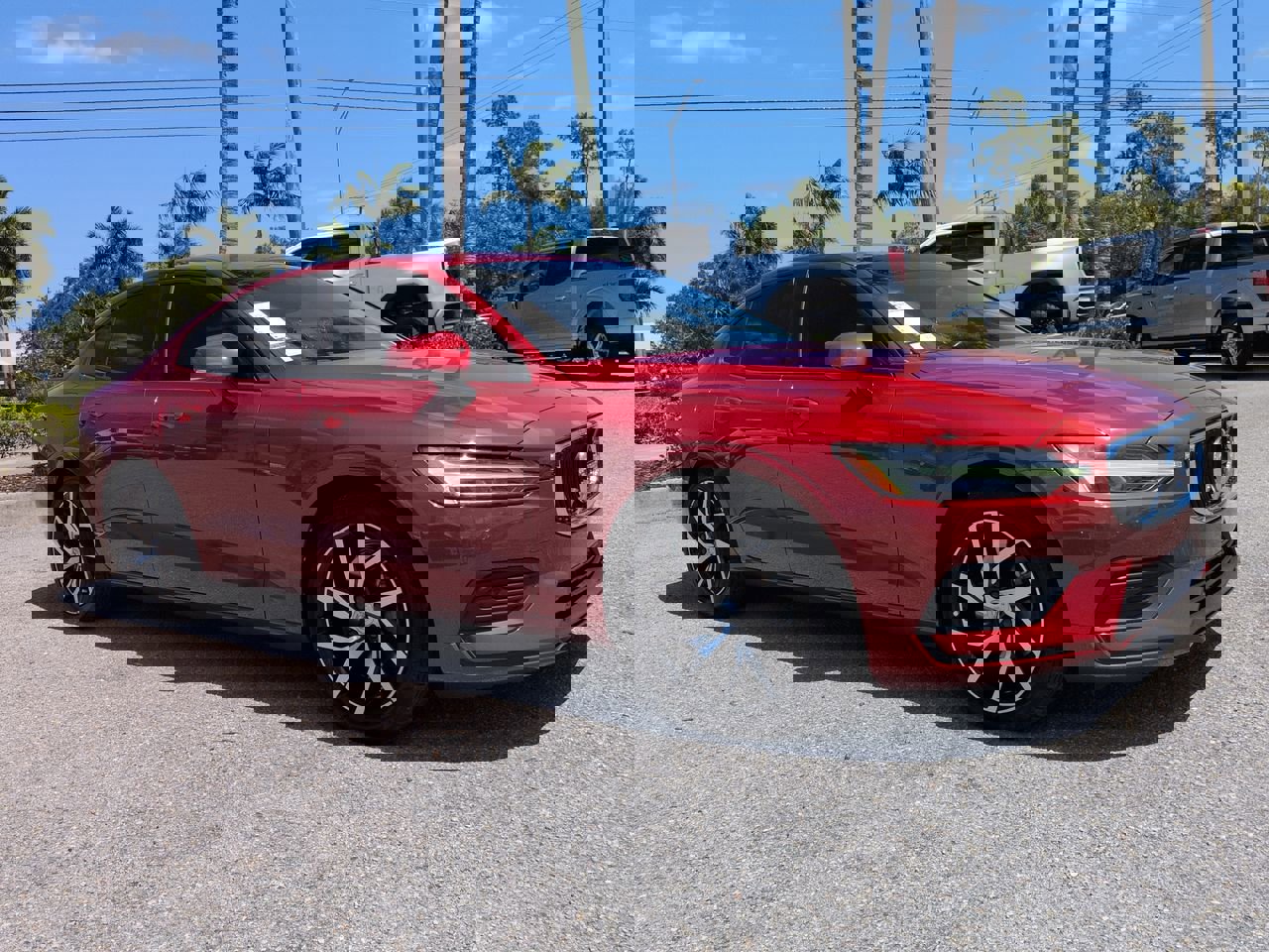 Used 2019 Volvo S60 T5 Momentum image 2