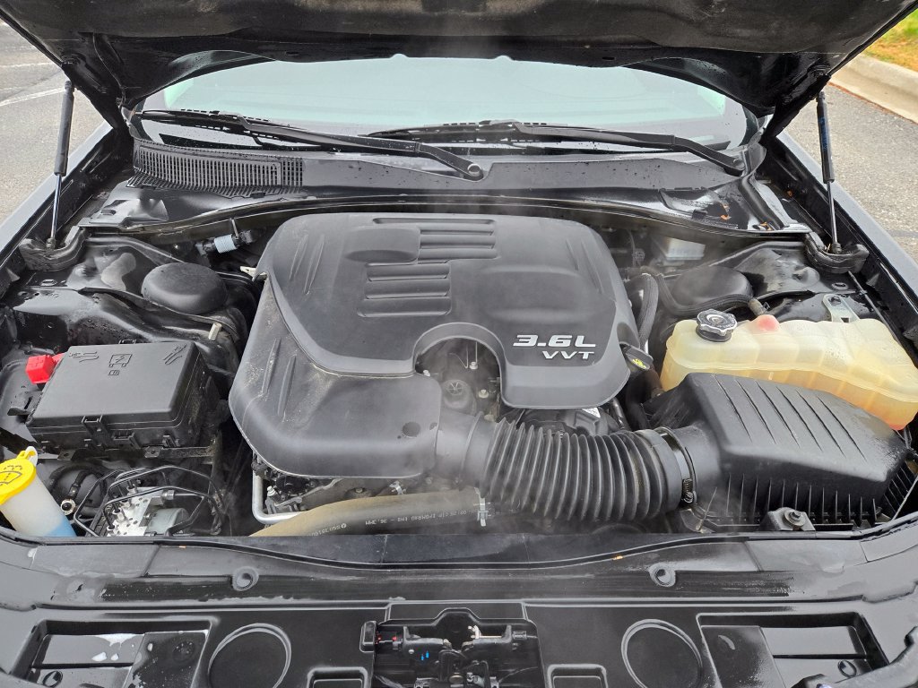 Used 2022 Chrysler 300 Touring L AWD/4WD image 30