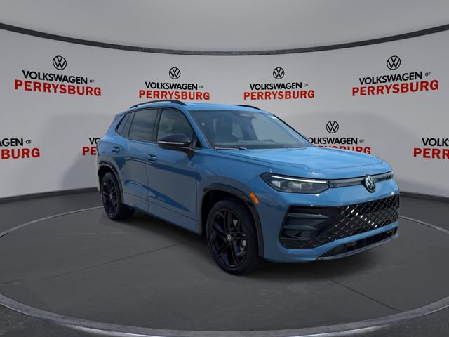 New 2026 Volkswagen Tiguan SE R-Line FWD image 2