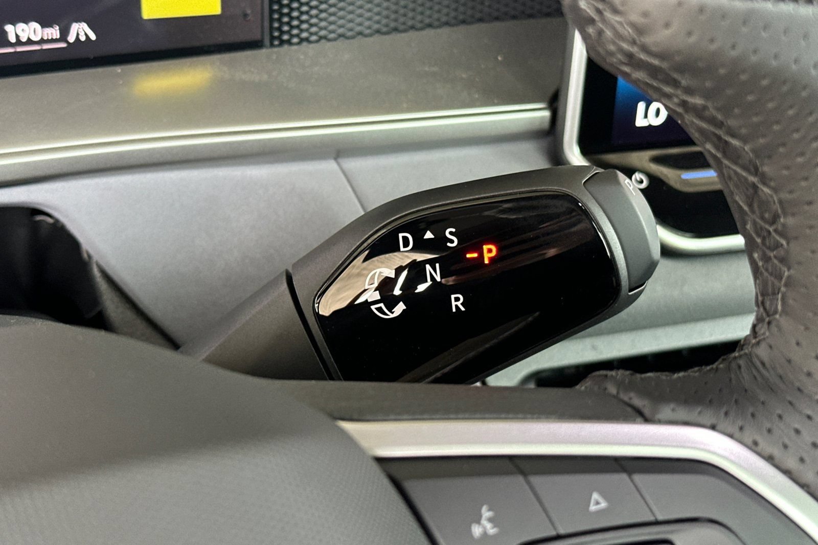 New 2026 Volkswagen Tiguan SE R-Line AWD/4WD image 21