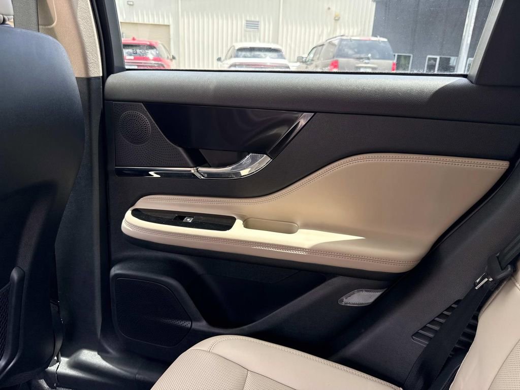 New 2025 Lincoln Corsair FWD w/ Equipment Group 101A image 15