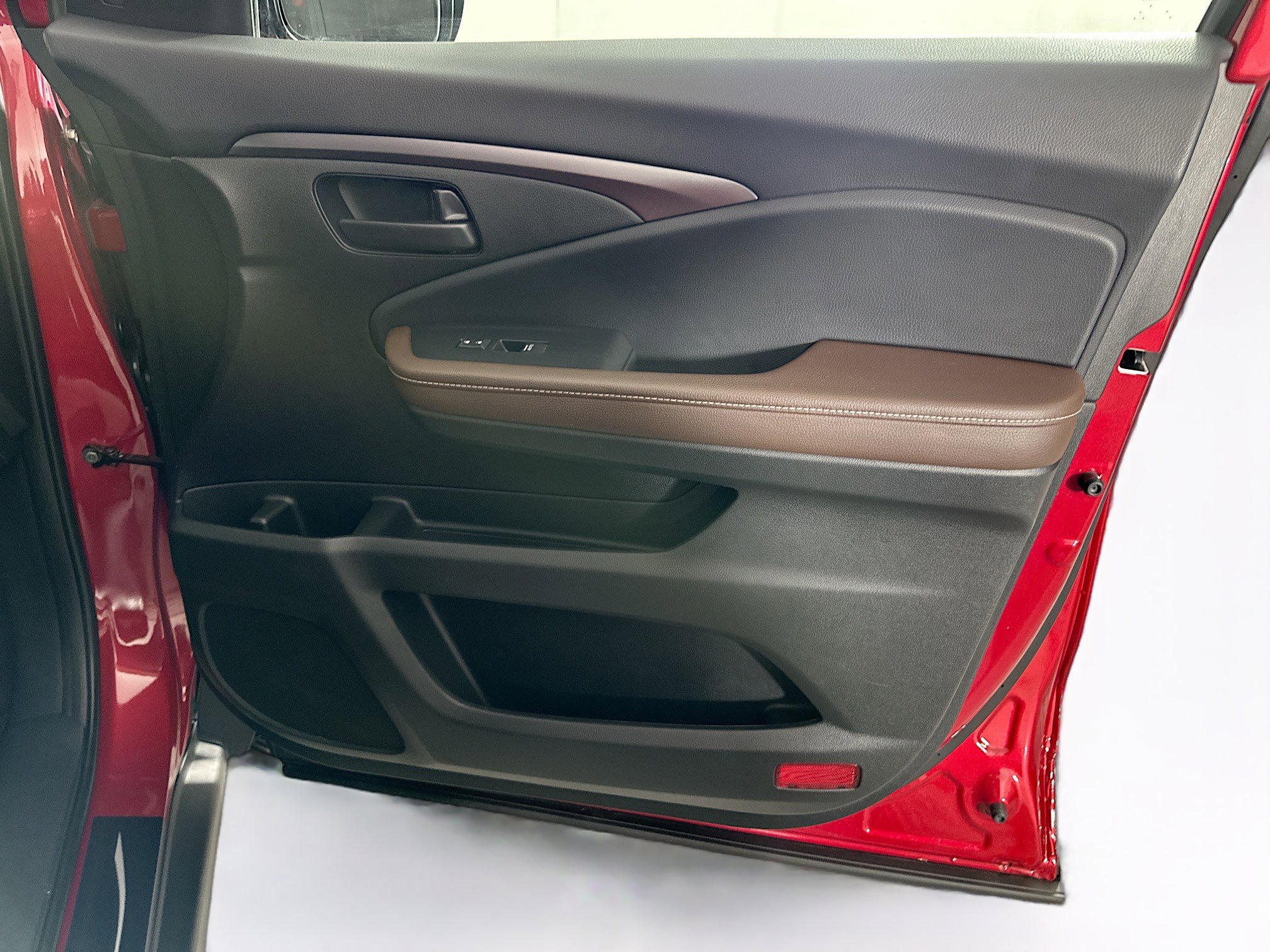 Used 2025 Honda Passport EX-L image 32