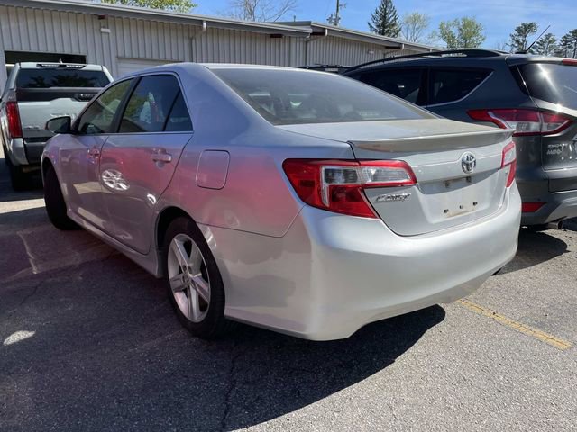 Used 2013 Toyota Camry SE image 2