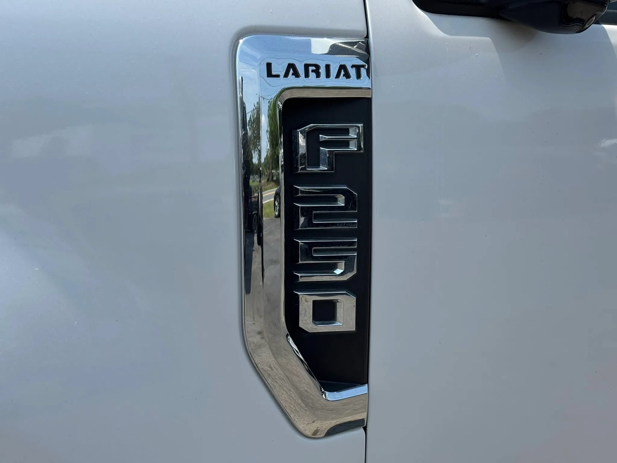 Used 2019 Ford F250 Lariat w/ Lariat Ultimate Package AWD/4WD image 12