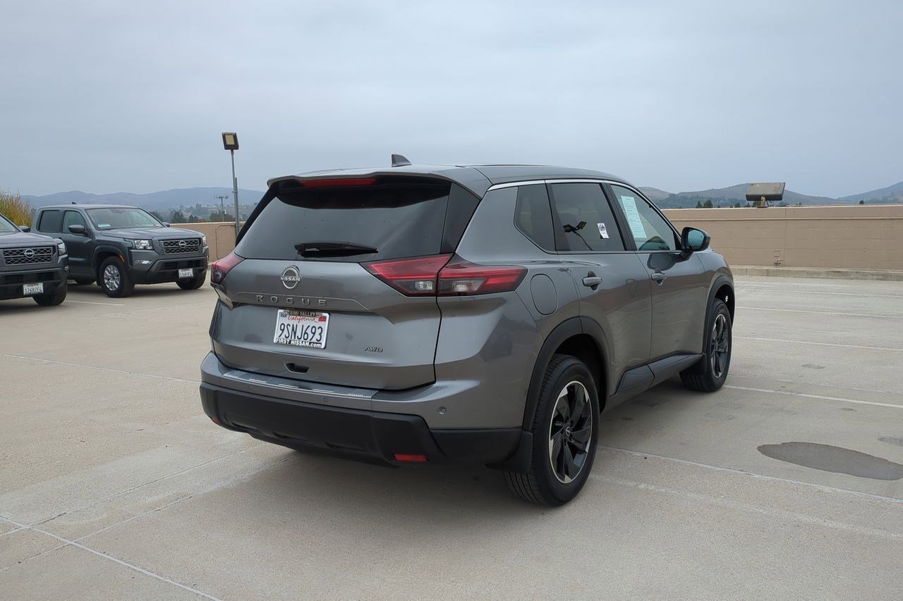 Certified 2025 Nissan Rogue SV image 6