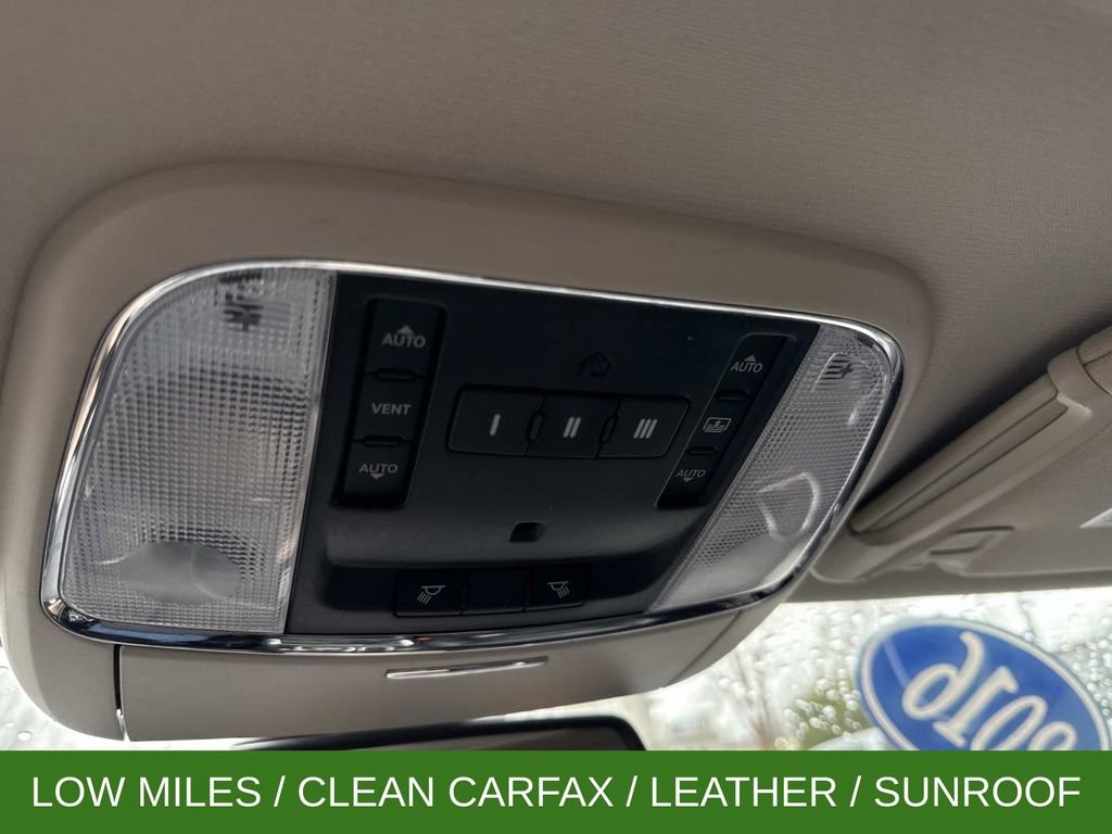 Used 2016 Chrysler 300 C image 27