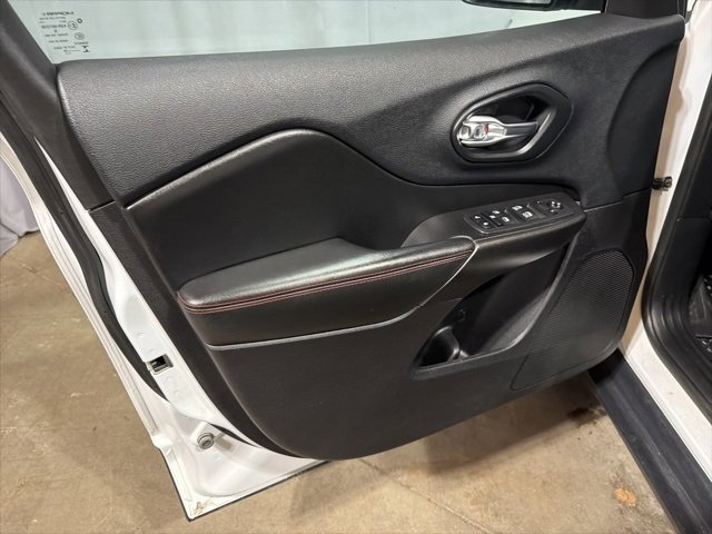 Used 2020 Jeep Cherokee Trailhawk w/ Cold Weather Group image 9