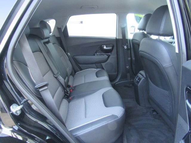 Used 2022 Kia Niro EX image 26