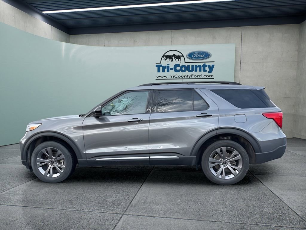 Used 2023 Ford Explorer XLT w/ Equipment Group 202A image 4